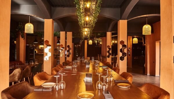 Le Vibes Restaurant Lounge – Image 2